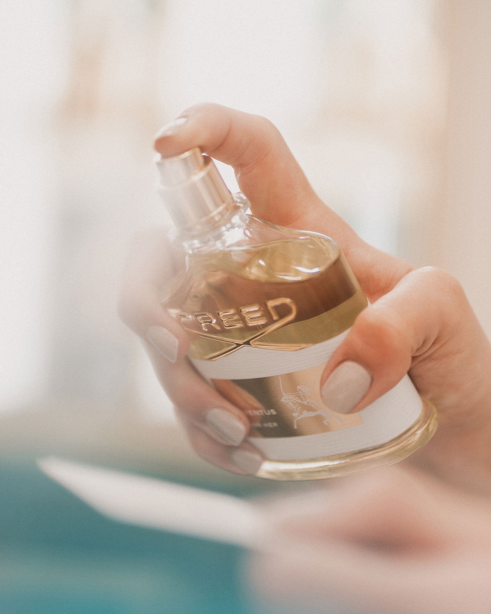 Aventus For Her アバントゥス フォー ハー | Creed Fragrance JP